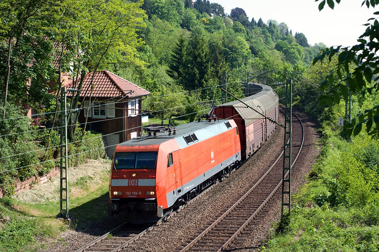 152 150 mit FZ 56165 bei km 9,4 (Mai 2008)
