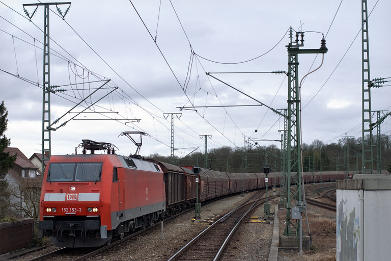 152 153 mit CSQ 60080 bei km 16,8 (M&auml;rz 2008)