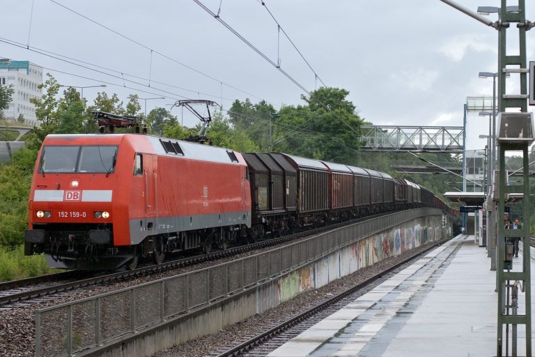152 159 mit FZT 56173 bei km 14,2 (Juli 2008)