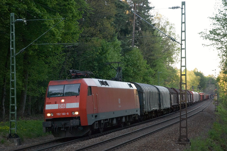 152 160 mit FZT 56173 bei km 18,6 (Mai 2008)