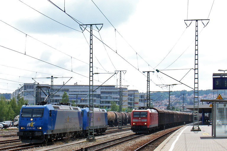 185 065 und R4C 185-Cl 005 und R4C 185-Cl 004 bei km 15,6 (Juni 2008)