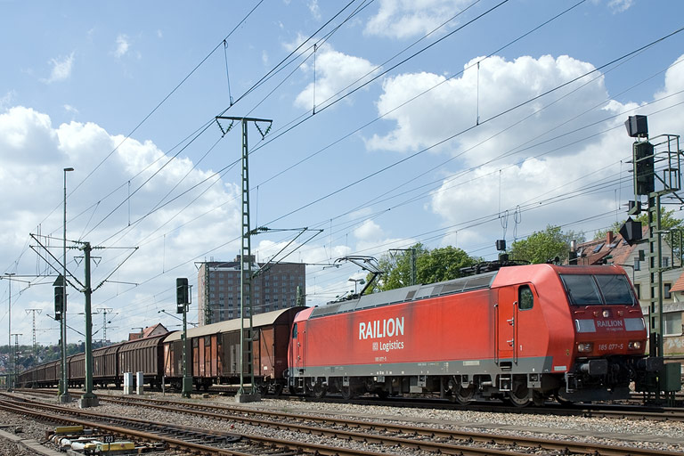 185 077 mit FE 44696 bei km 15,6 (Mai 2008)