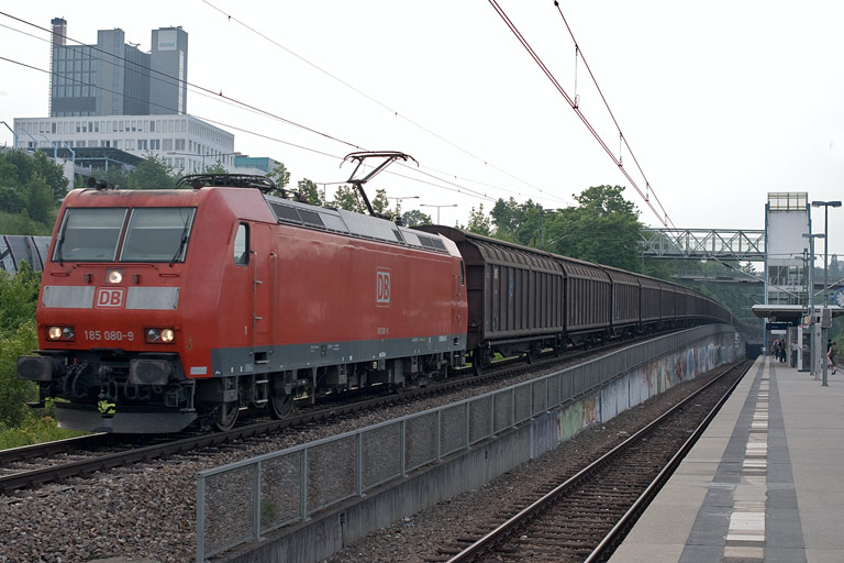 185 080 mit CS 47085 bei km 14,2 (Mai 2008)