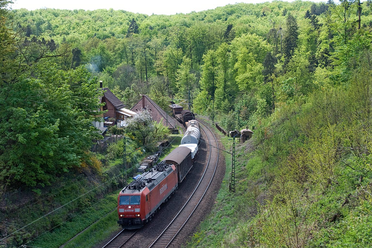 185 085 mit FE 44696 bei km 11,0 (Mai 2008)