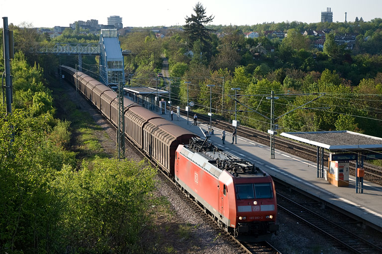185 093 mit CS 47085 bei km 14,2 (Mai 2008)