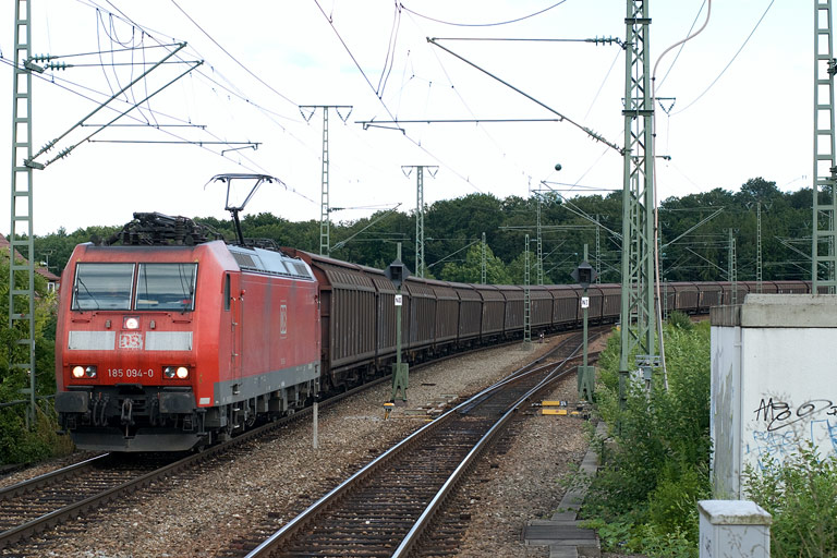 185 094 mit CS 49152 bei km 16,8 (Juli 2008)