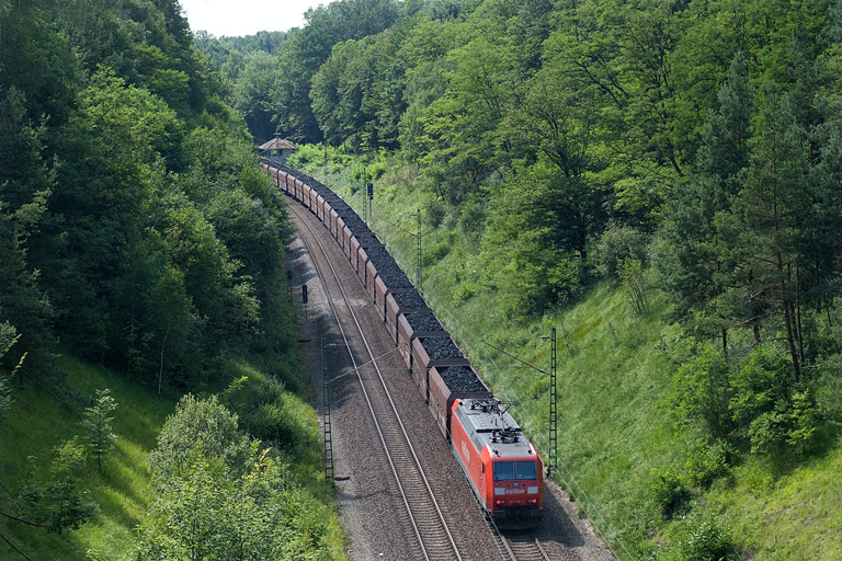 185 196 mit CFN 98804 bei km 20,4 (Juli 2008)
