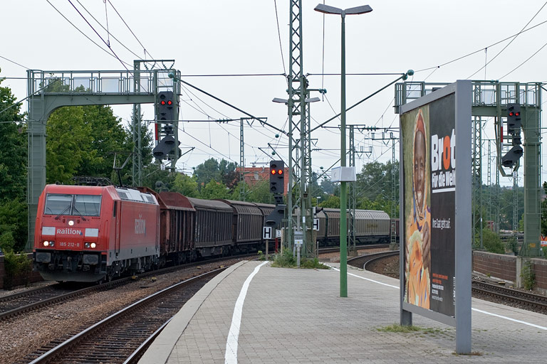 185 212 mit FZ 56183 bei km 16,6 (Juli 2008)