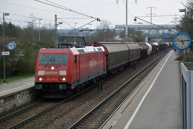 185 230 mit FE 44695 bei km 24,6 (April 2008)