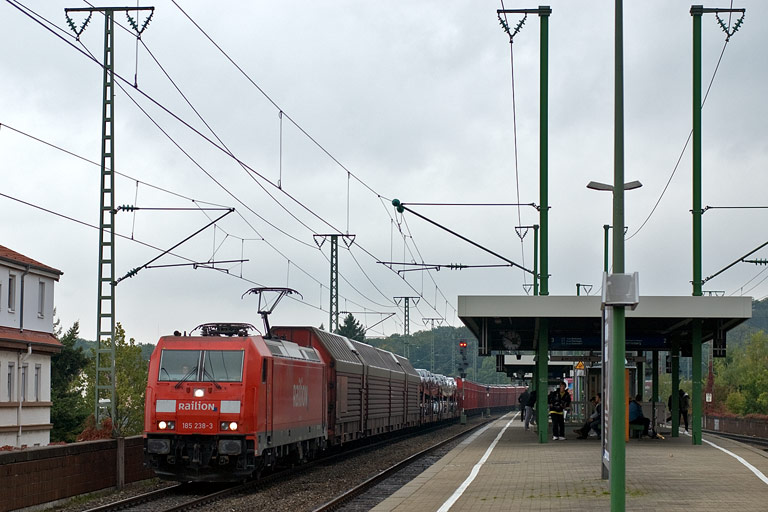 185 238 mit CSQ 60082 bei km 16,8 (September 2008)