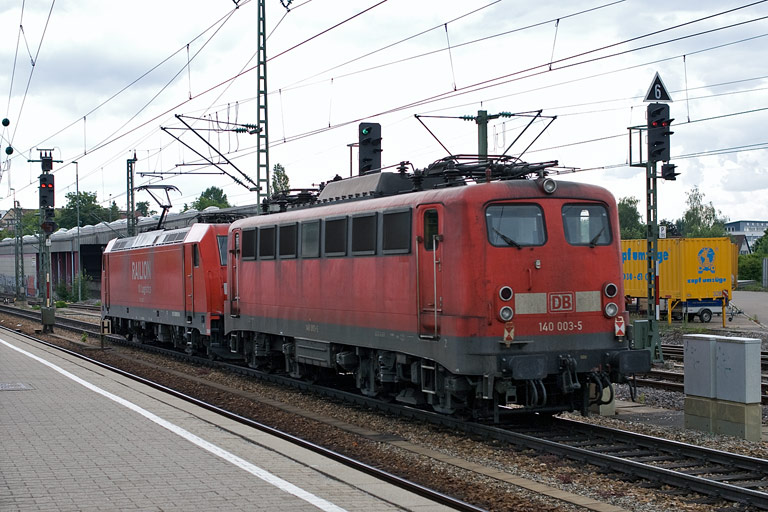 185 249 und 140 003 bei km 15,6 (Juni 2008)