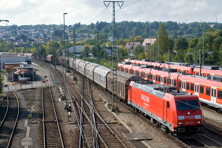 185 293 mit FE 44696 bei km 16,0 (September 2008)