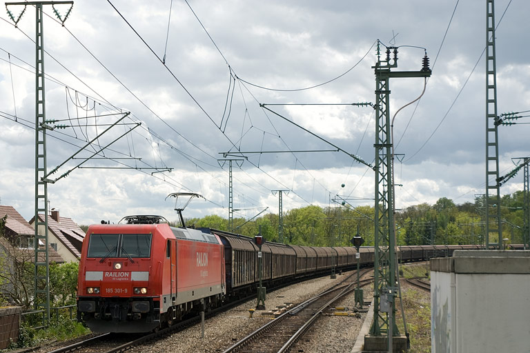 185 301 mit FE 44696 bei km 16,8 (Mai 2008)