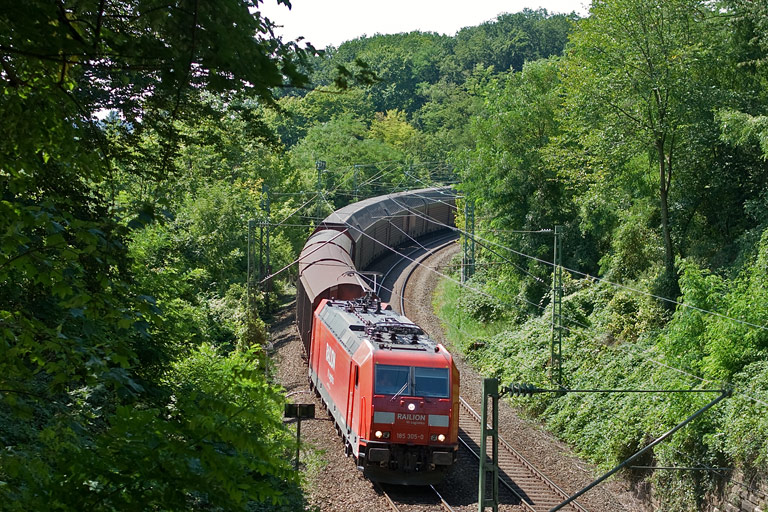 185 305 mit CSQ 60080 bei km 8,8 (August 2008)