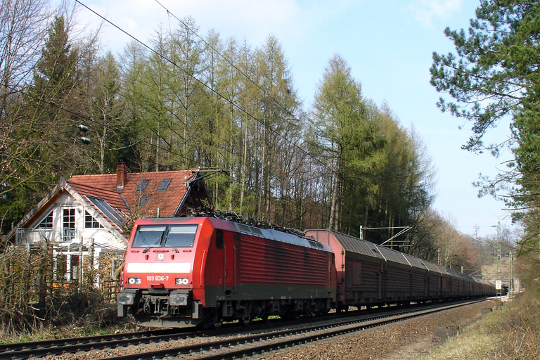 189 036 mit FZ 56167 bei km 18,2 (April 2008)