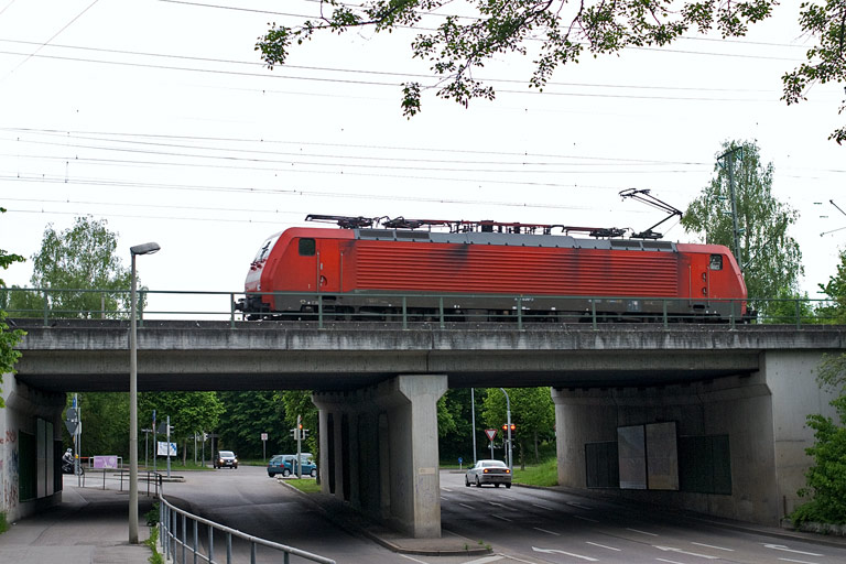 189 036 als Tfzf 68267 bei km 16,4 (Mai 2008)
