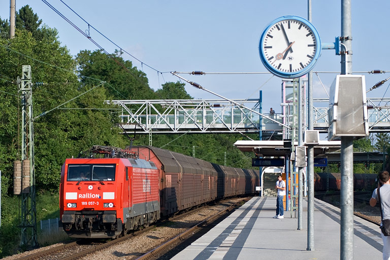 189 057 mit CSQ 60084 bei km 14,2 (Juli 2008)