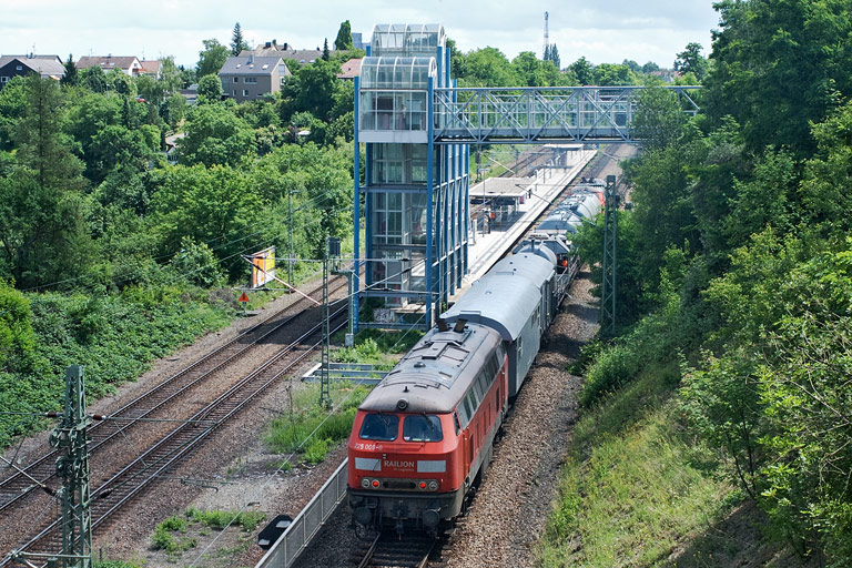 225 009 mit RabZ 94851 bei km 14,0 (Juni 2008)