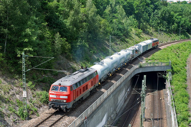 225 078 mit RabZ 94851 bei km 13,8 (Juni 2008)