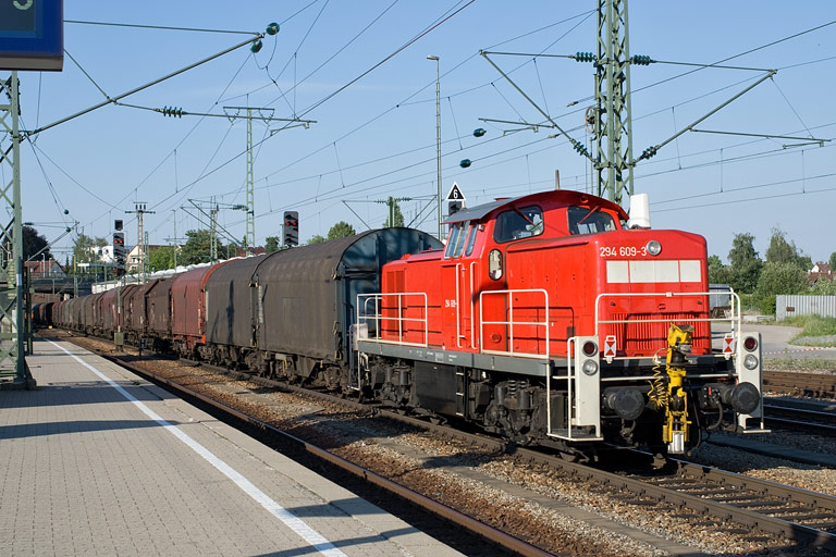 294 609 mit FZT 56166 bei km 15,4 (Juli 2008)