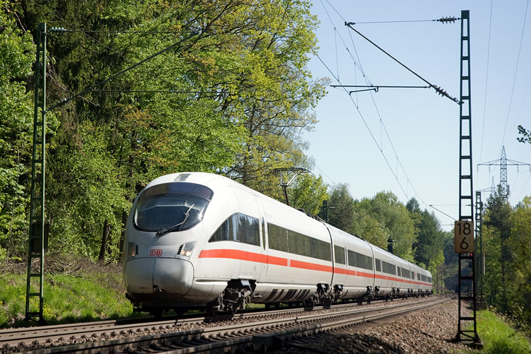 Baureihe 411 als ICE 183 bei km 18,6 (Mai 2008)