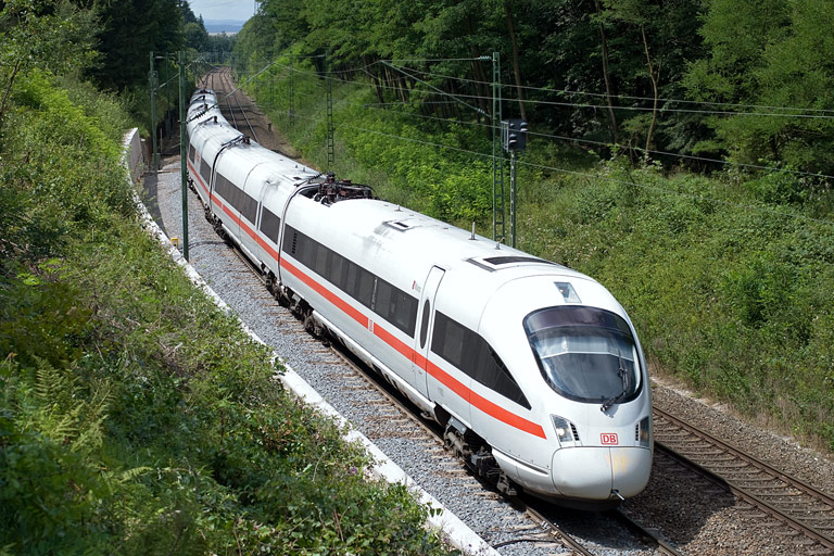 Baureihe 411 als ICE 280 bei km 21,6 (August 2008)