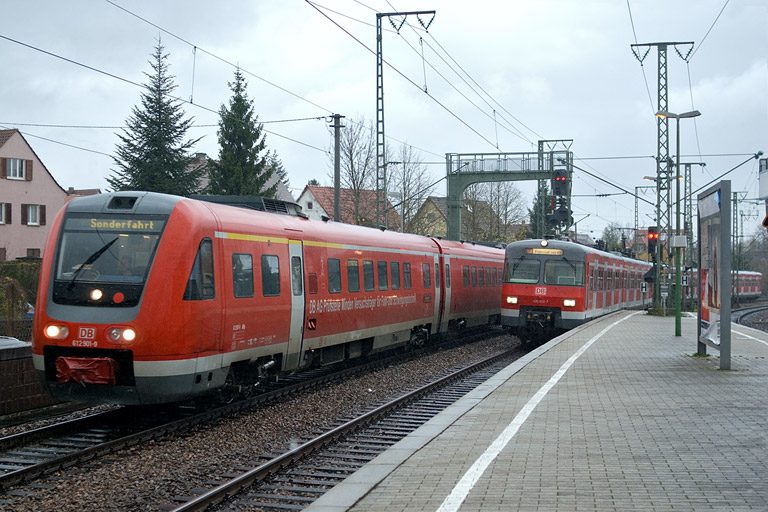 612 901 als Mess-St 94107 und Baureihe 420 bei km 16,6 (November 2008)