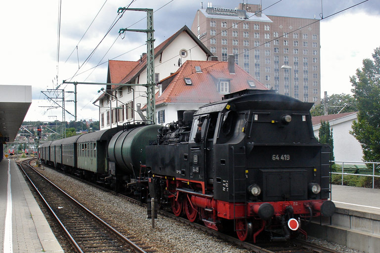 64 419 mit DPR 99821 bei km 15,6 (August 2008)
