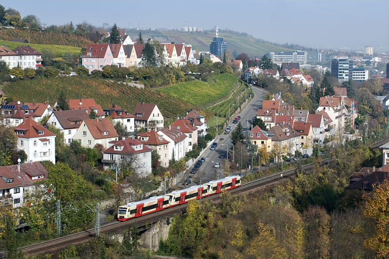 HzL Regioshuttles VT 238, VT 236 und VT 243 bei km 4,0 (Oktober 2008)