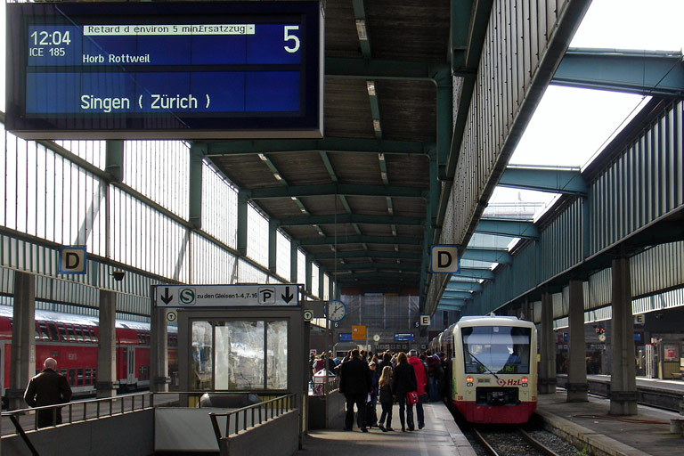HzL Regioshuttles VT 238, VT 236 und VT 243 bei km 0,2 (Oktober 2008)
