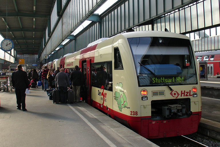 HzL Regioshuttles VT 238, VT 236 und VT 243 bei km 0,2 (Oktober 2008)