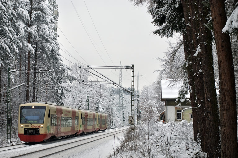 HzL Regioshuttles VT 239, VT 241 und VT 242 als DPE 31748 bei km 18,2 (Dezember 2008)