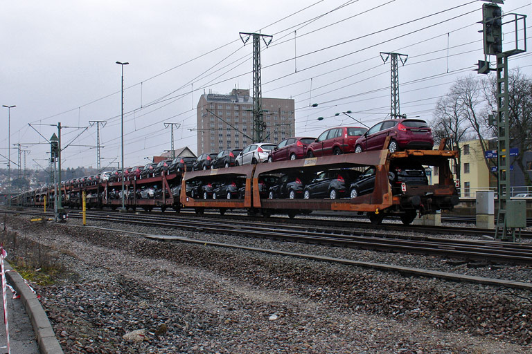 Autotransportwagenzug bei km 15,8 (Dezember 2008)