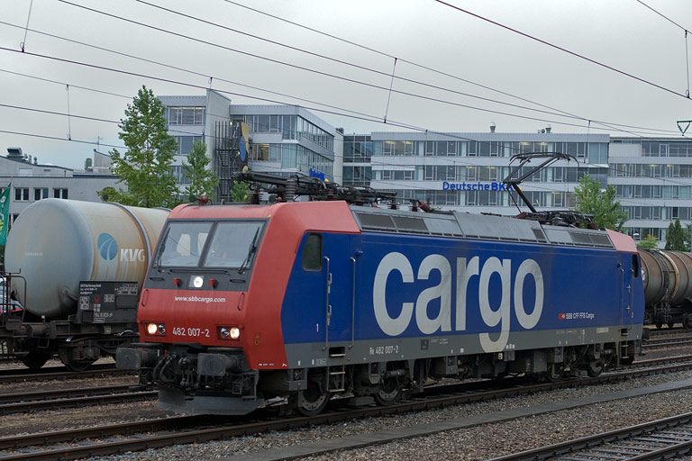 SBB 482 007 bei km 15,6 (August 2008)