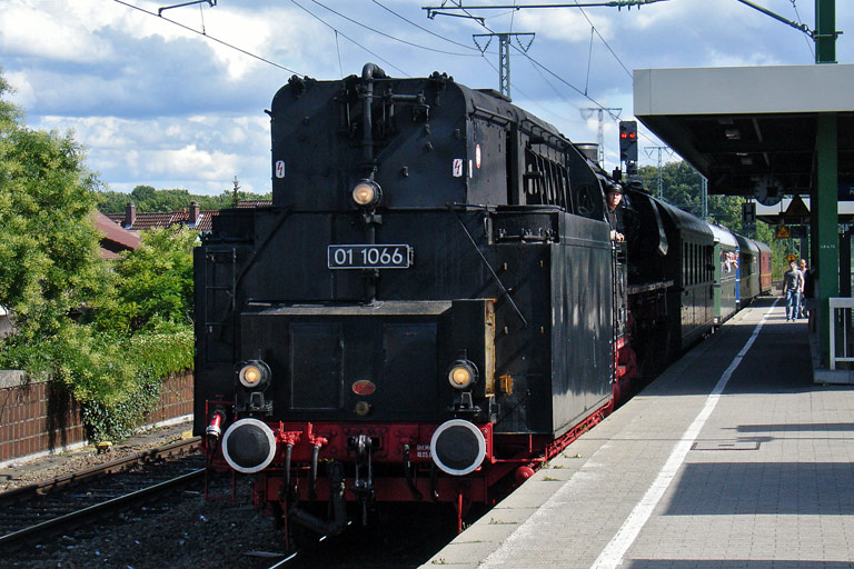01 1066 in Stuttgart-Rohr (Juli 2009)