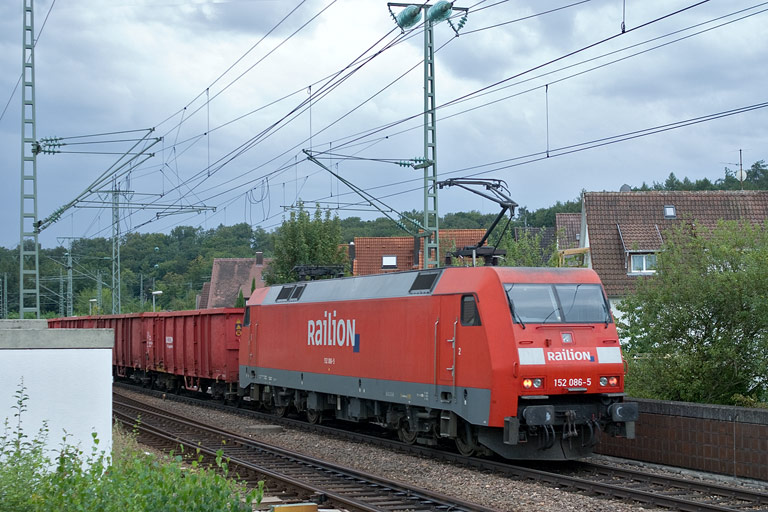 152 086 mit FE 44691 bei km 16,8 (August 2009)