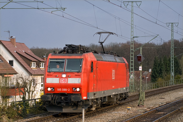 185 088 bei km 16,8 (April 2009)