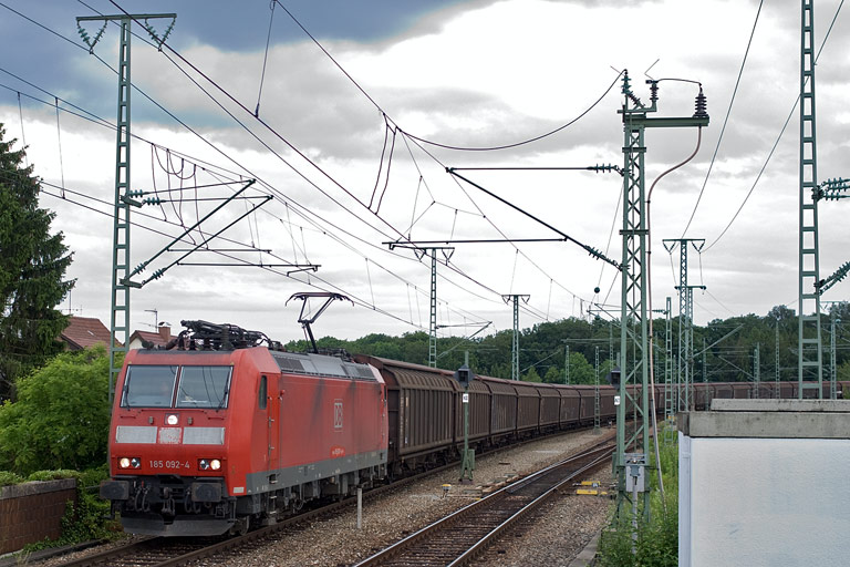 185 092 mit CS 49150 bei km 18,2 (Juni 2009)