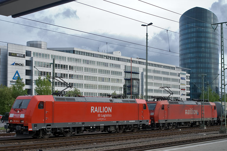 185 289 und 185 091 bei km 15,6 (April 2009)