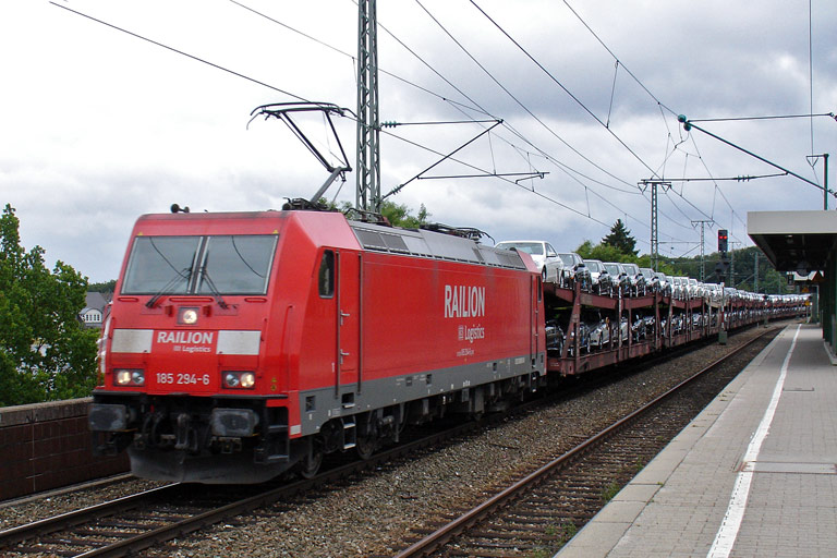 185 294 mit CSQ 60080 bei km 16,8 (Juli 2009)