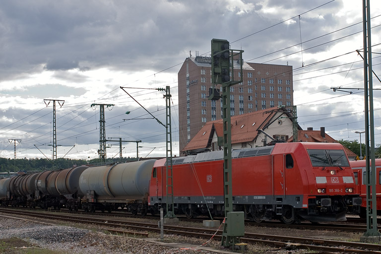 185 366 bei km 15,6 (Mai 2009)