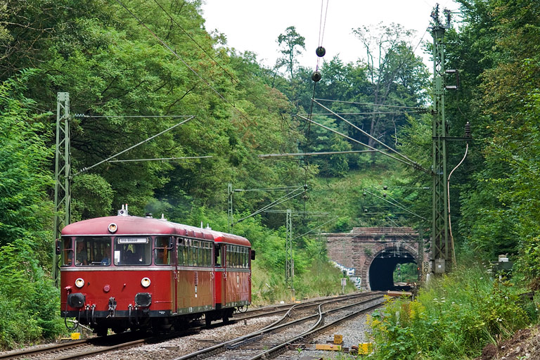 796 739 und 996 701 bei km 18,0 (August 2009)