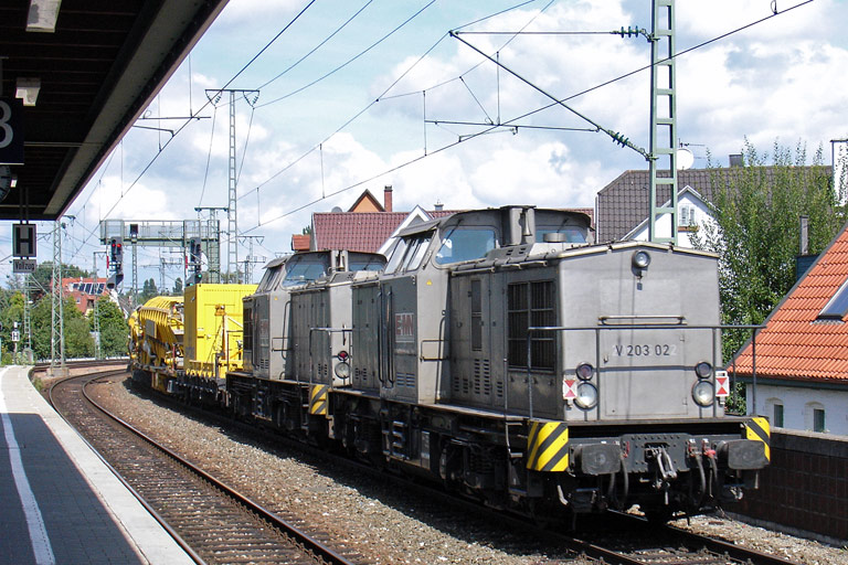 EMN V203.02 und V203.01 bei km 16,6 (August 2009)