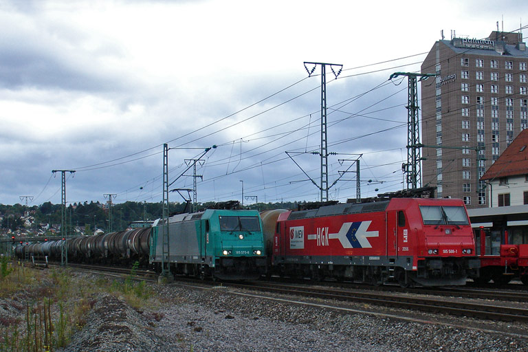 HGK 185 575 und 185 603 bei km 15,6 (September 2009)