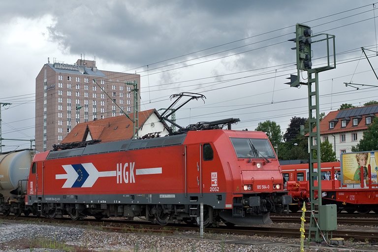 HGK 185 584 bei km 15,6 (Juli 2009)
