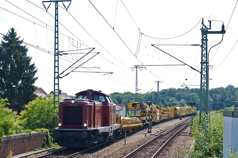 V100 2335 bei km 16,8 (August 2009)