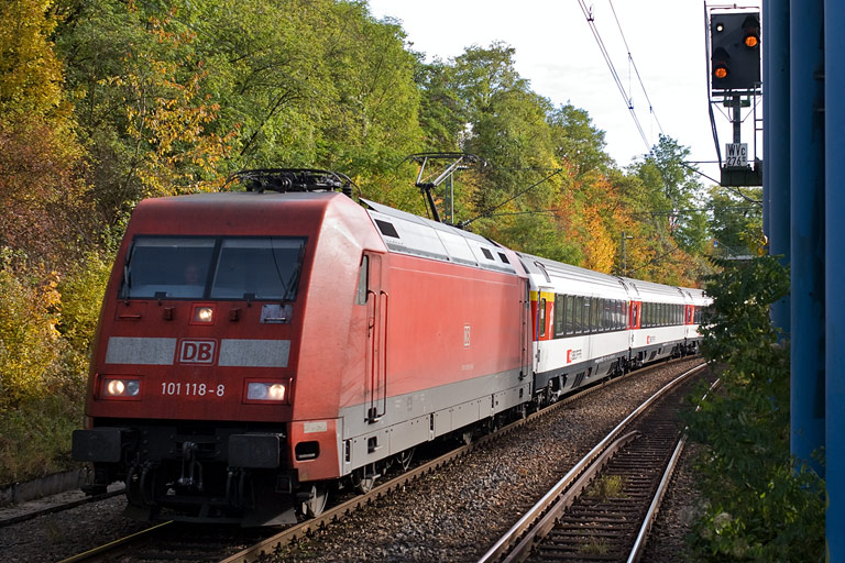 101 118 mit IC 280 bei km 14,2 (Oktober 2010)