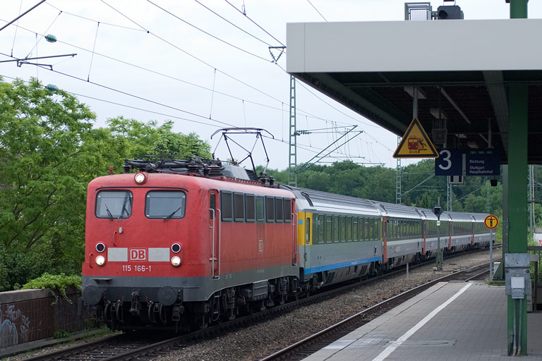 115 166 mit IC 182 bei km 16,8 (Juni 2010)
