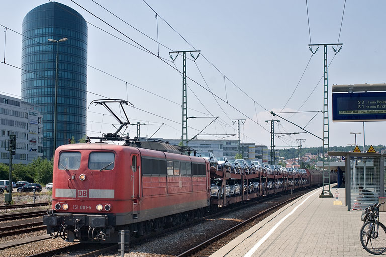 151 001 mit CFN 63320 bei km 15,6 (Juli 2010)