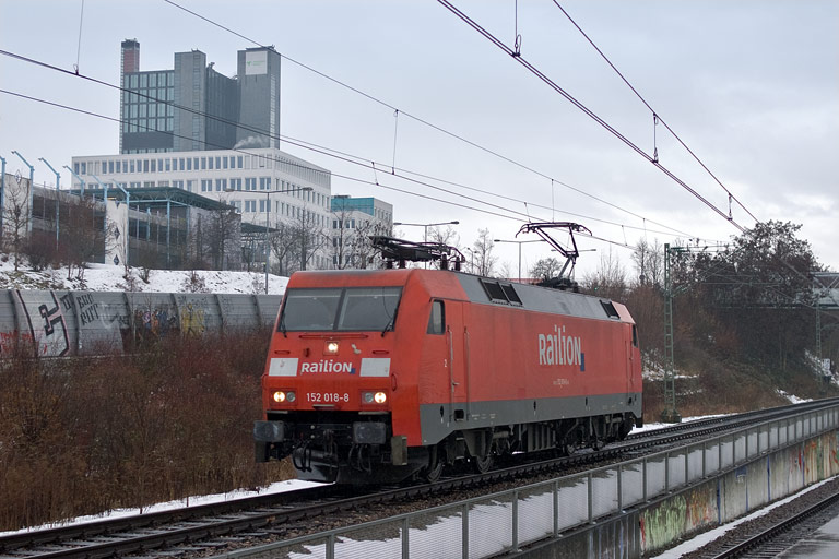 152 018 bei km 14,2 (Februar 2010)